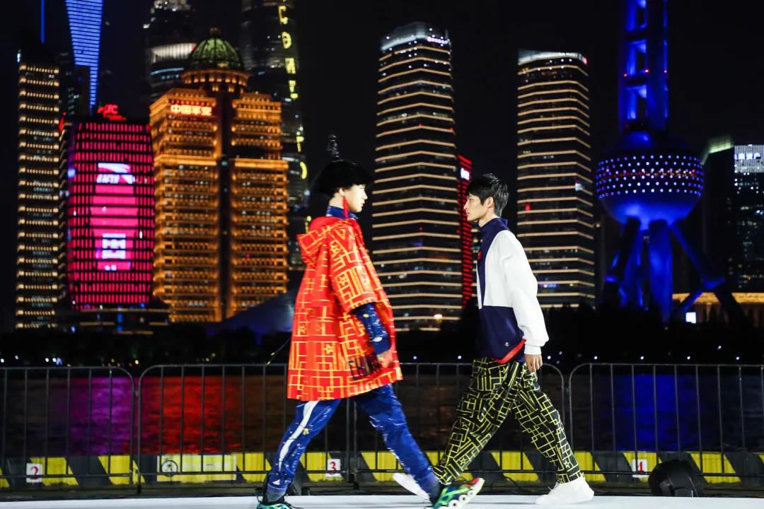 安踏争议广告,安踏广告不走寻常路