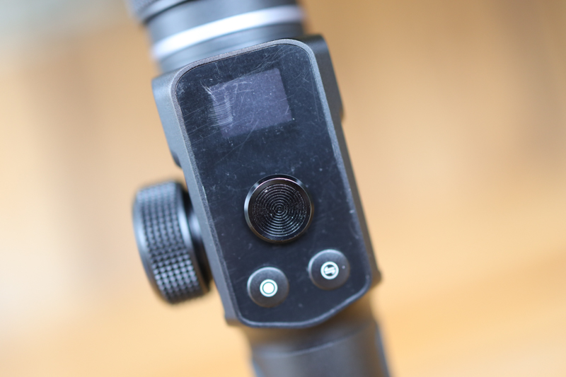 手持稳定器手机和运动相机一体,兼容手机和运动相机的稳定器