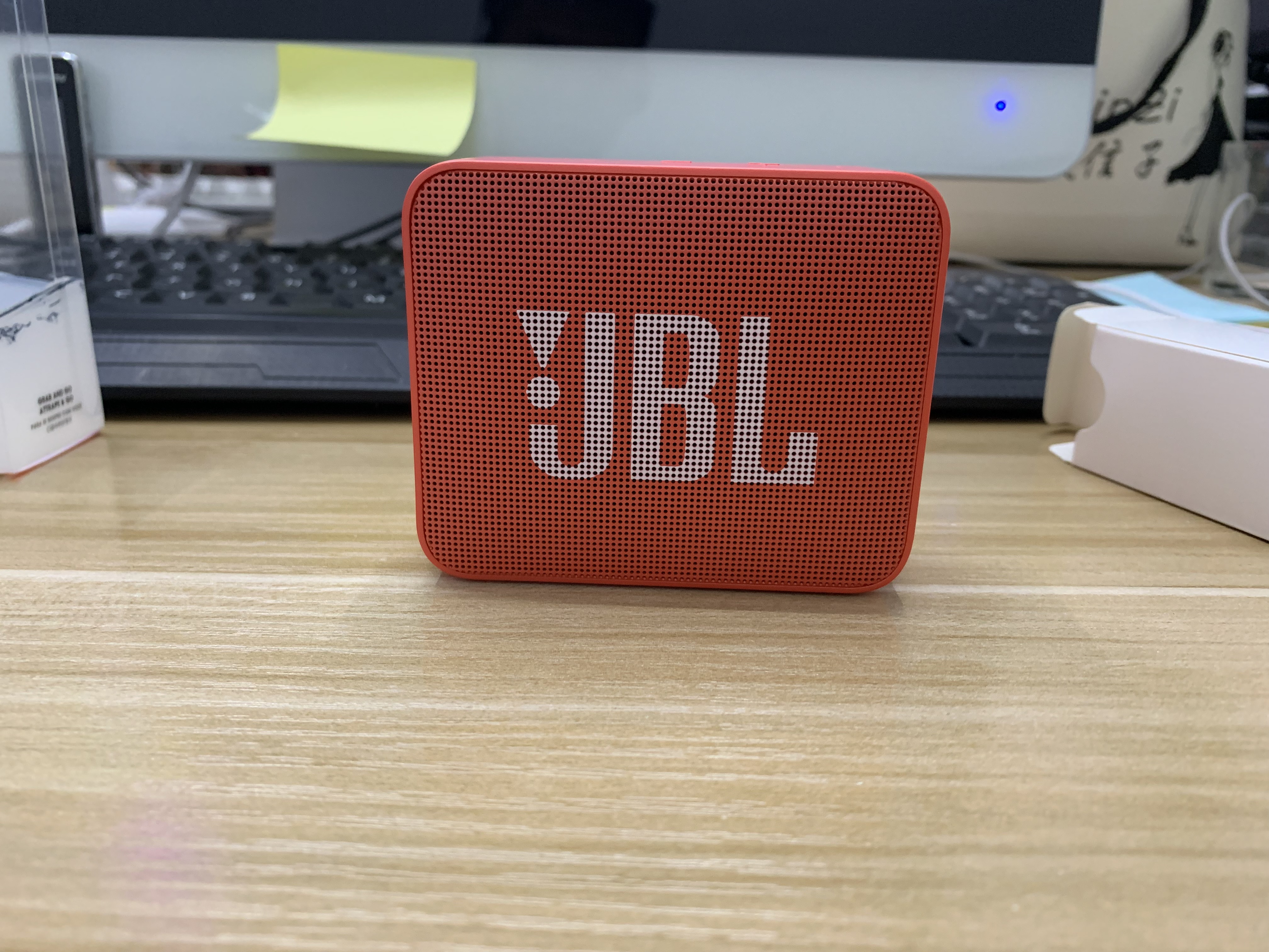 最便宜的jbl蓝牙小音响多少钱,现在jbl音箱还值得买吗