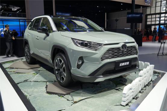 丰田荣放rav4跟本田crv哪个省油,新车荣放rav42.0真实油耗