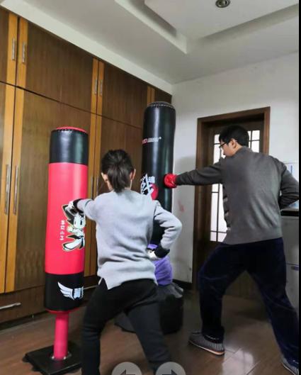 助力停课不停学岳塘教育有新招,停课不停学贡山线上教学有序开展