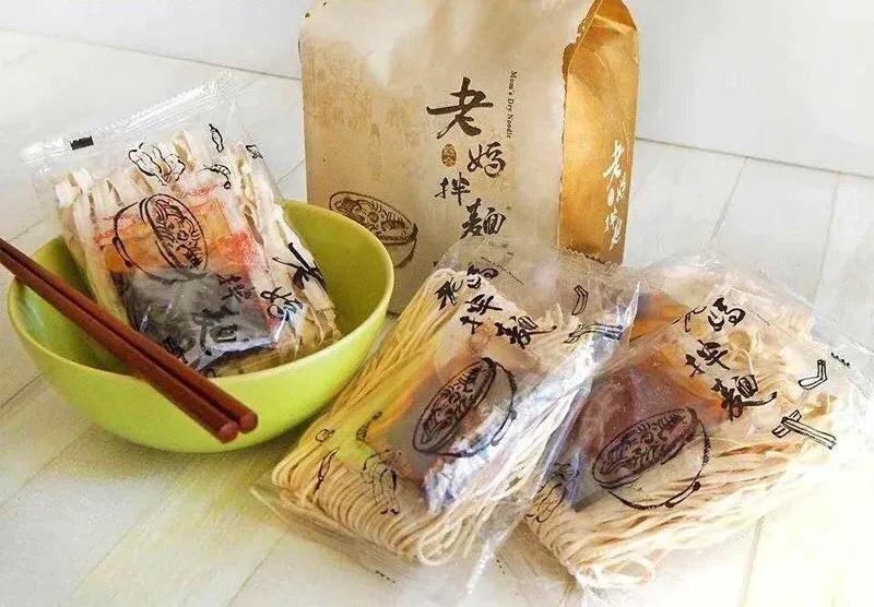 小龙虾味螺蛳粉,小龙虾味无骨鸡爪