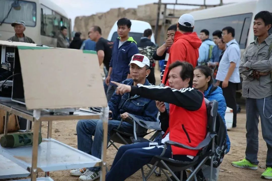 小瓶子解析｜北京如何做跟组演员，需具备哪些条件，通过哪些渠道