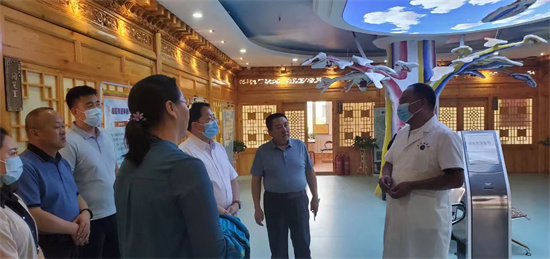 给予爱温暖寒冬的贝珍亚藏医馆