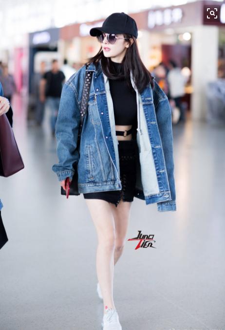 女神杨幂居然有大妈胸？网友：有点明白离婚的原因了