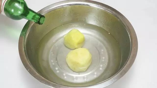 食盐和白醋混合有什么反应,食盐和白醋混在一起