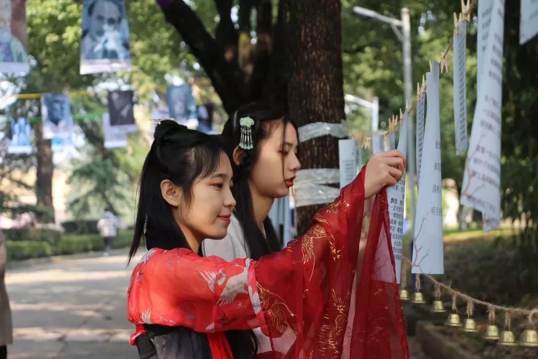 南京财经大学红山学院长什么样,南京财经大学红山学院院系数量