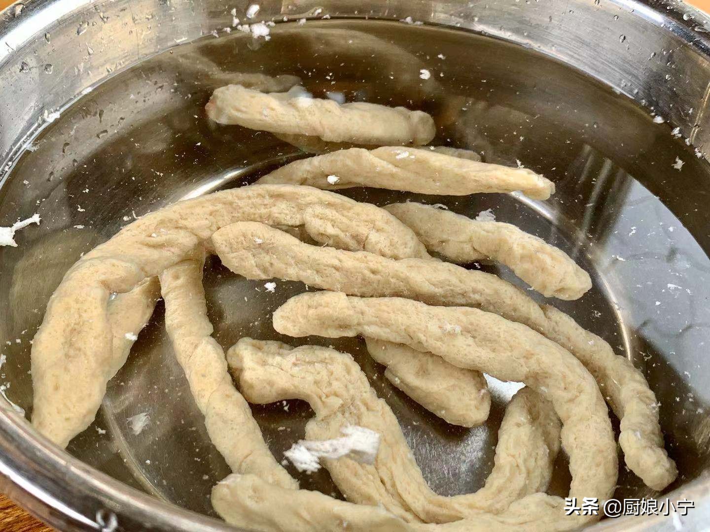 自己在家烤面筋需要抹油吗,在家烤面筋用烤箱吗