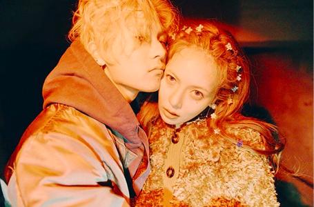 泫雅从明星到草根网红之路,为何同是甜蜜晒恩爱张杰与谢娜就不行