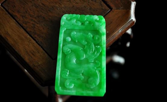 一杯水快速识别翡翠真假原理,翡翠怎么识别真假的方法