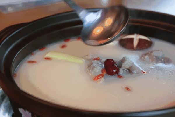 喝骨头汤大补吗,大骨头汤的嘌呤多高