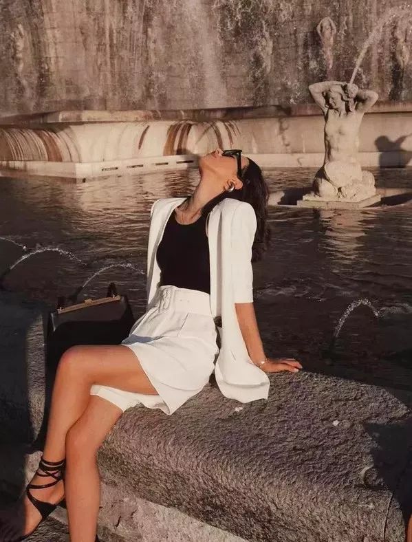 西装短裤上档次版型时尚,黑色西装短裤穿搭高级感