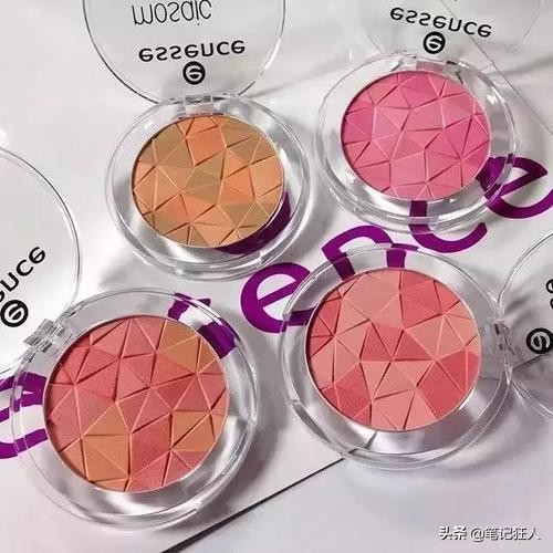 笔记狂人｜种草君｜学生*党**化妆小白300元就可配齐一套化妆用品哦