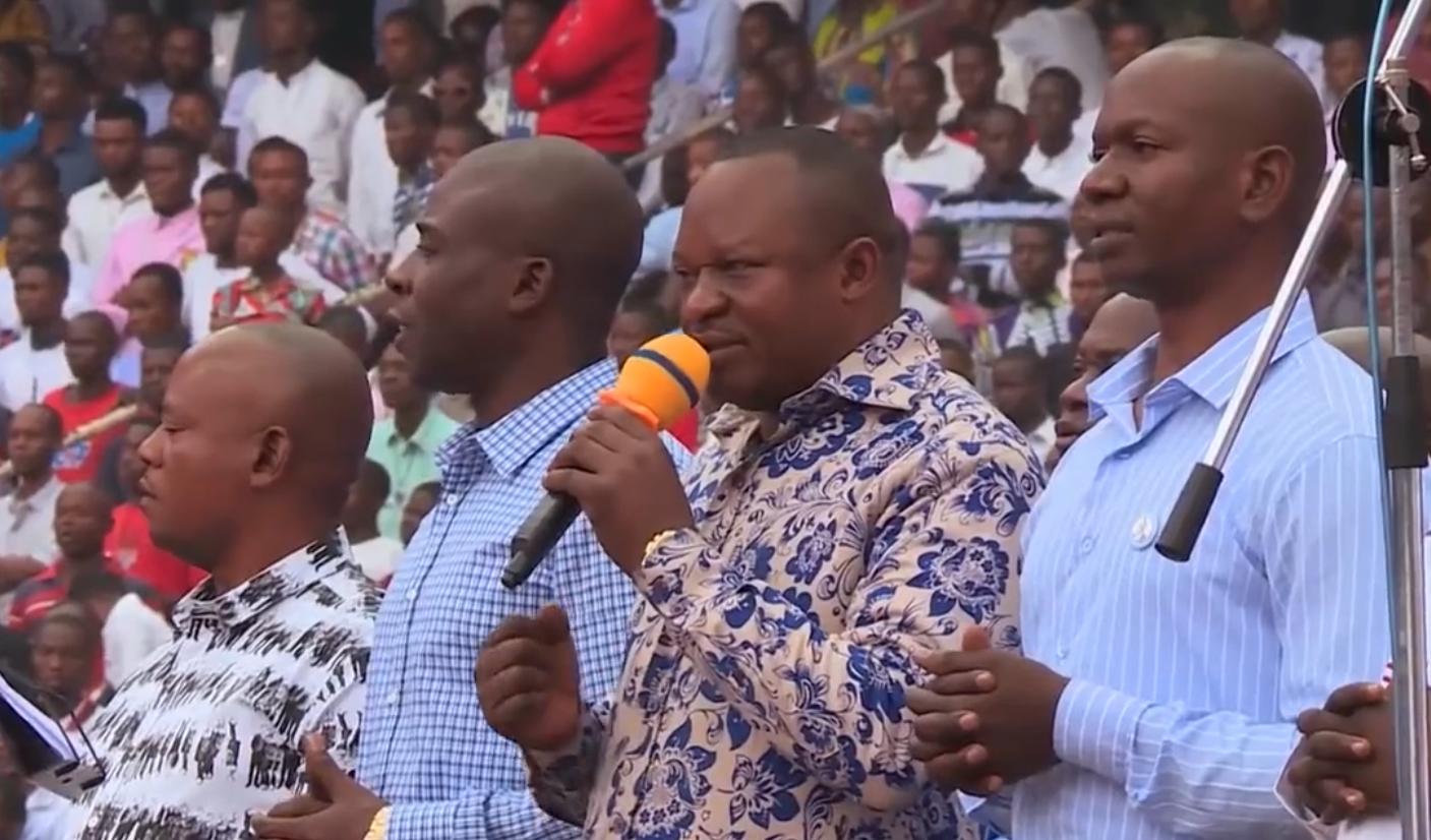 神奇的非洲饮料：柠檬水兑汽油卖100一瓶，天天被抢断货