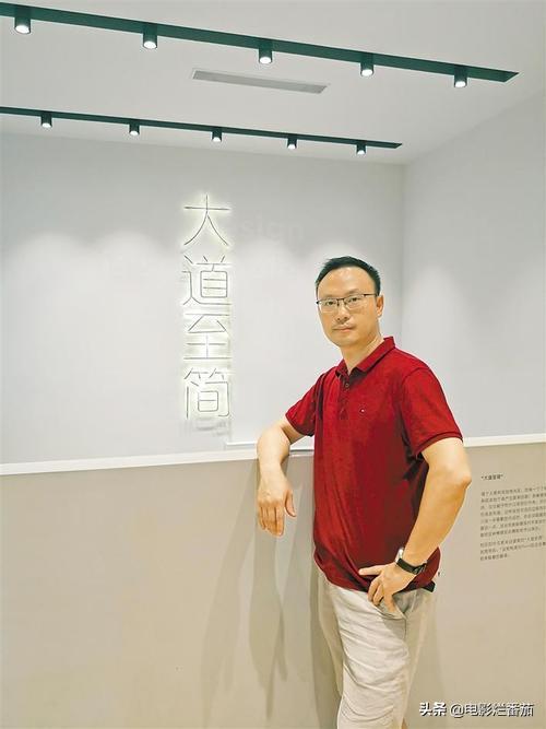 镜头过于直接，观众惊呼连连，很难想象在影院看到这么大尺度作品