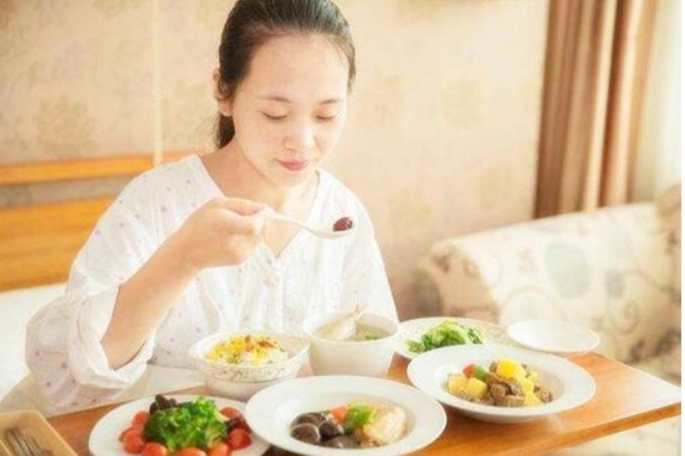 母乳的颜色跟什么有关系,母乳的颜色区别