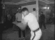 跳绳拳击步法教学视频,阿里拳击步法慢动作教学