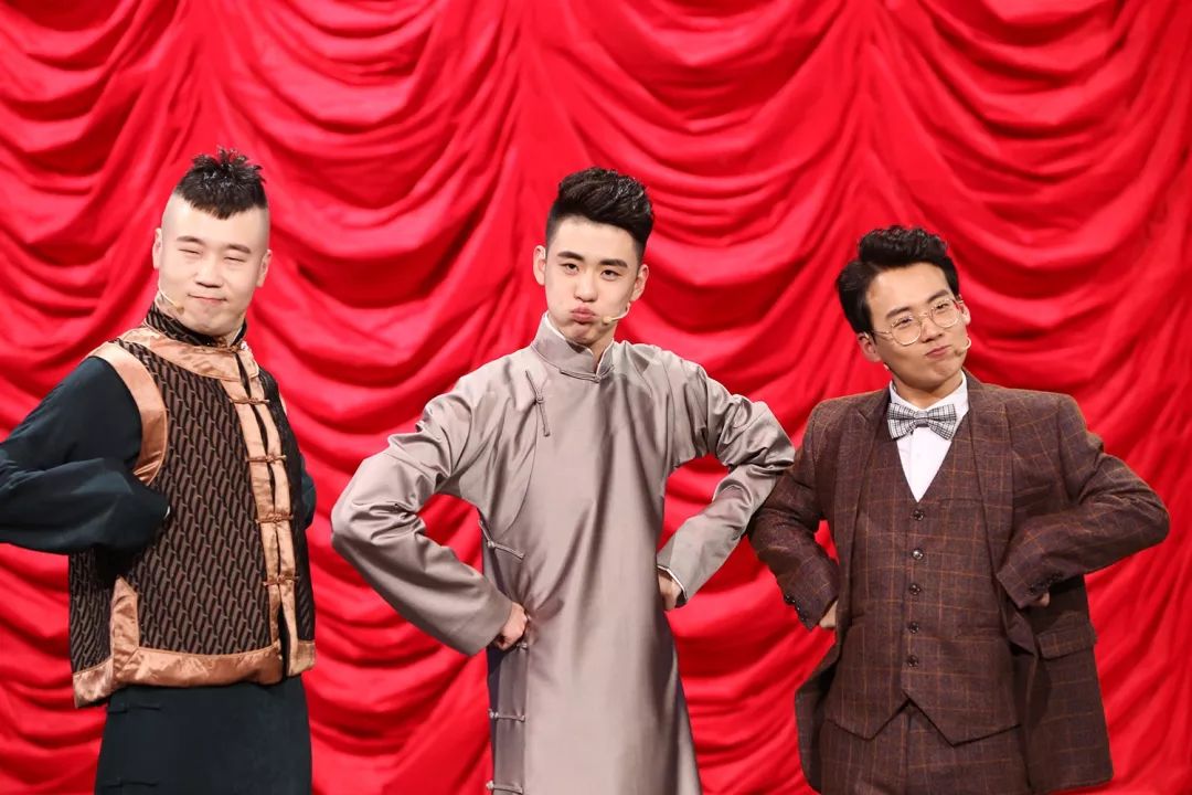 屈楚萧微博小号对爱豆的言论,屈楚萧怼私生饭全集