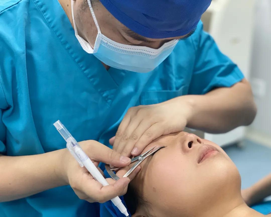 「走进大兴的军大人」赵辉：想做“摘桃子”的整形人