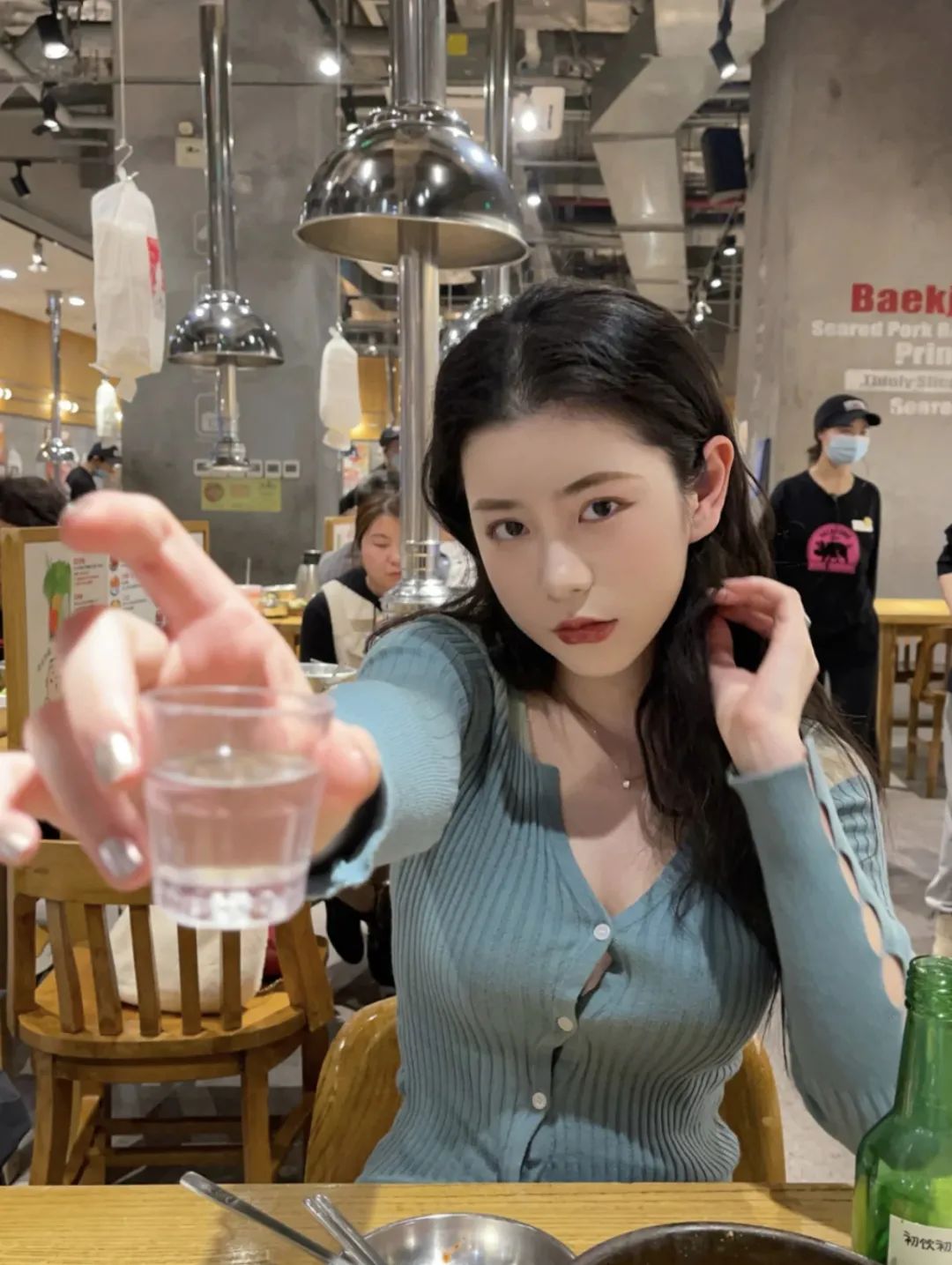 女生都是用美颜相机拍照吗,女生用美颜拍照好看吗