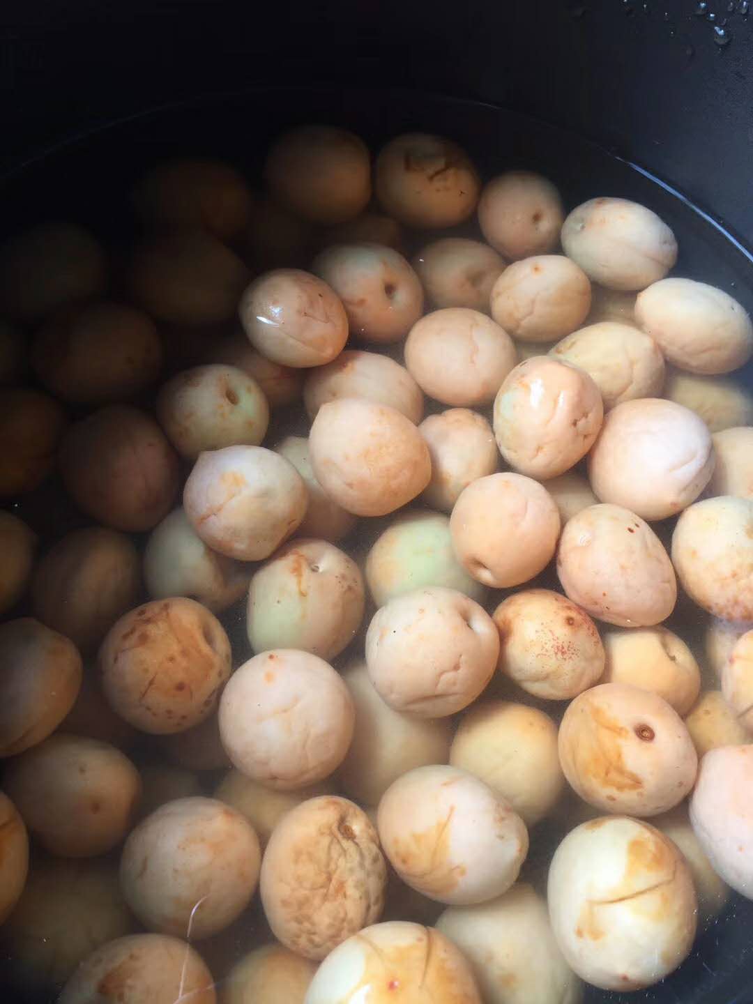 青梅干蜜饯的制作,青梅腌制成酸梅干