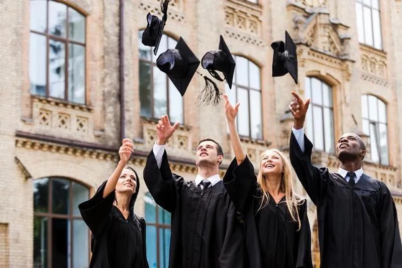 英国读本科费用一览表,去英国读本科需要什么条件