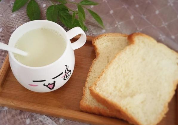 宝宝喝了豆浆发烧呕吐,宝宝喝了豆浆拉肚子呕吐怎么办