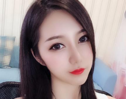 为求能在明年顺一年，土豪来到熊猫直播狂打赏这位女主播！