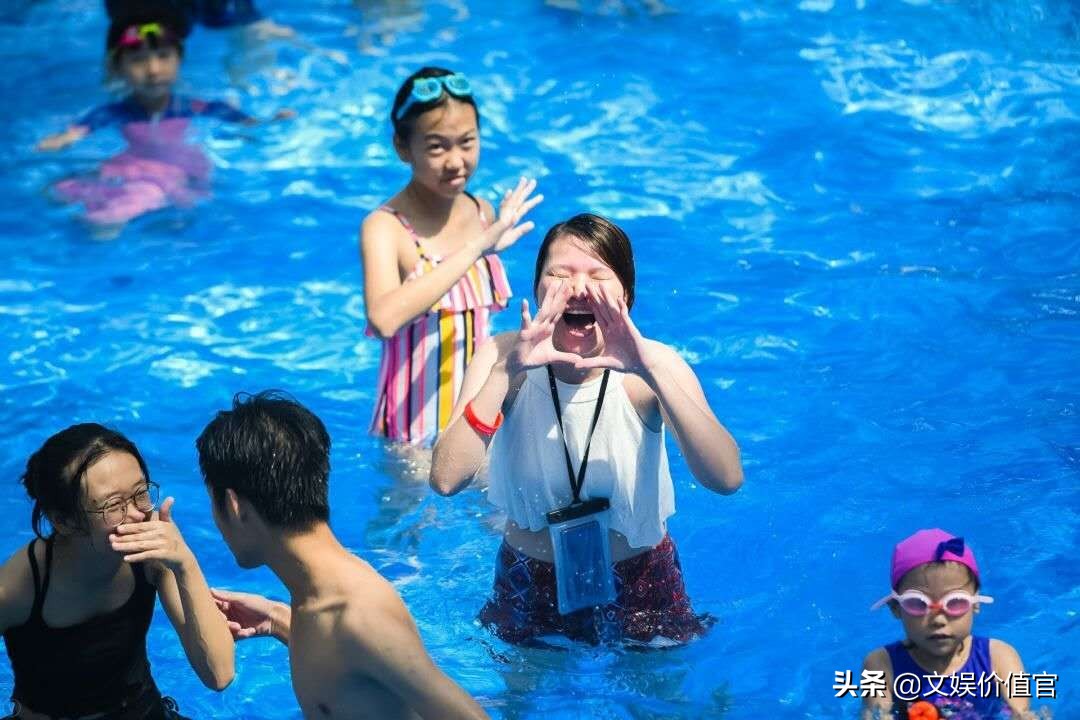 你还在对抗“热浪”？我们都去“冲浪”了