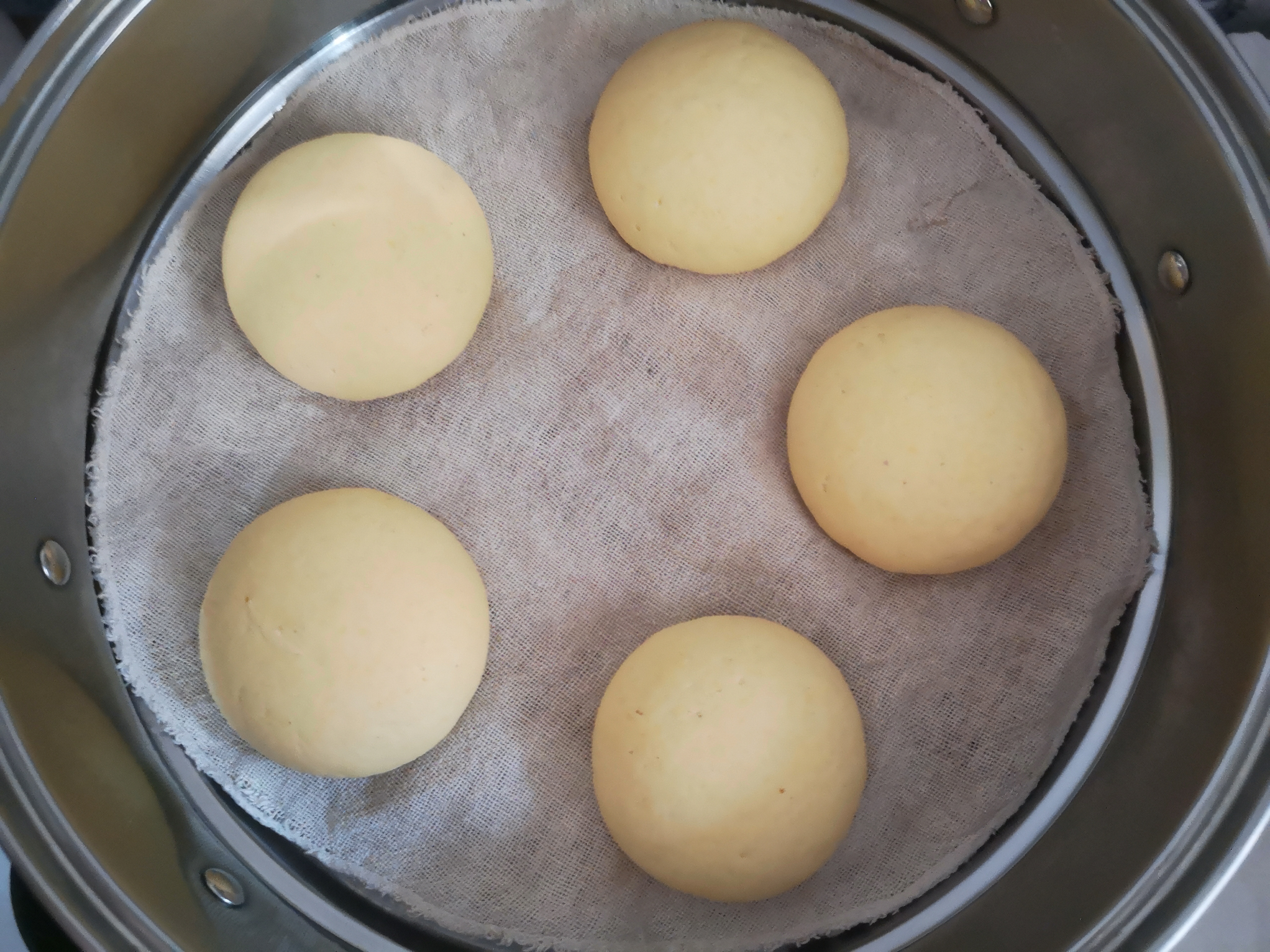 做面食怎么发酵才松软,如何用熟面团做面食