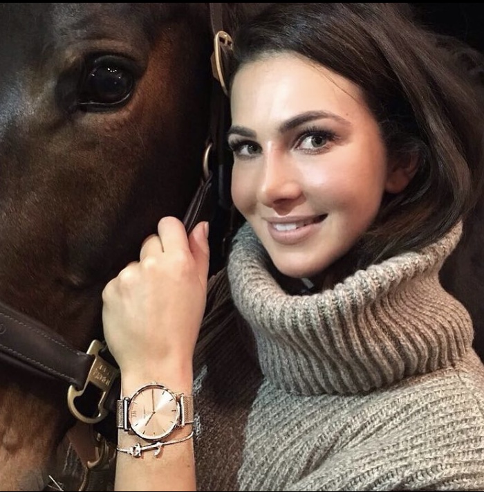 拜仁棋牌室创始人：二娃和她的爱妻丽莎