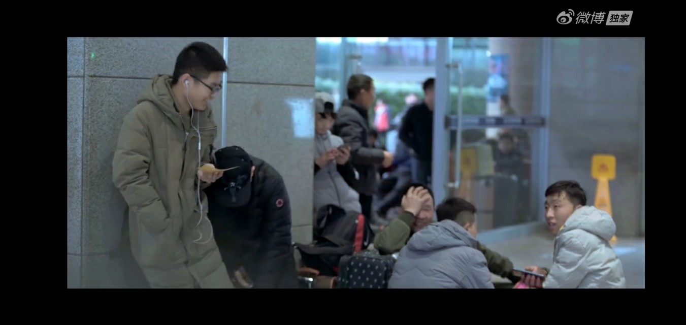 岳云鹏相声完整版送礼物,岳云鹏自费拍的短片