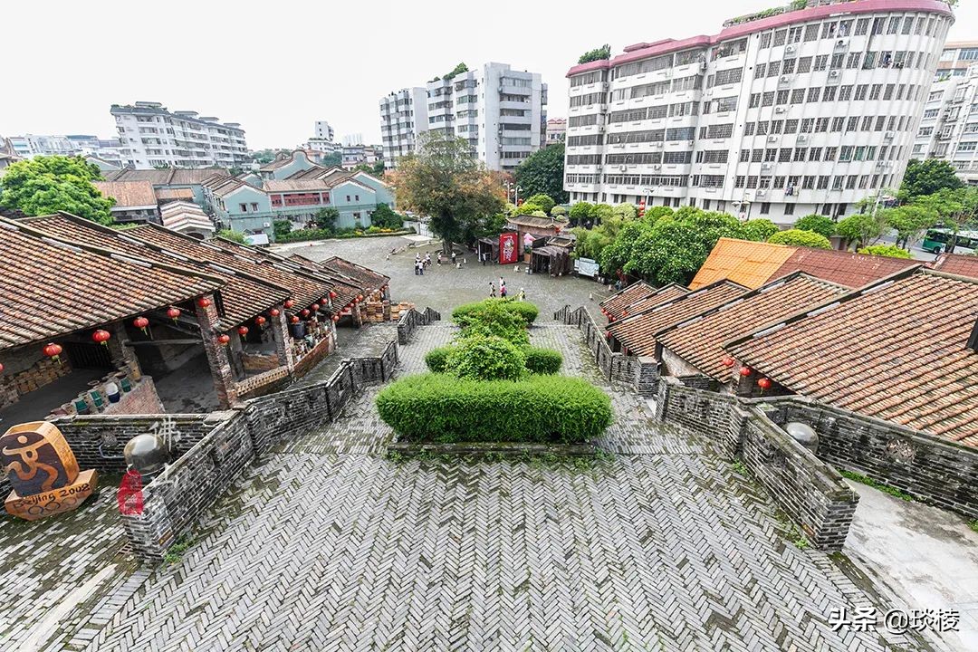 跑男去过的南风古灶，是世界上最古老的柴烧龙窑，至今仍在使用