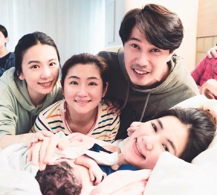 医生在水下接生,水中待产和水中分娩有什么区别