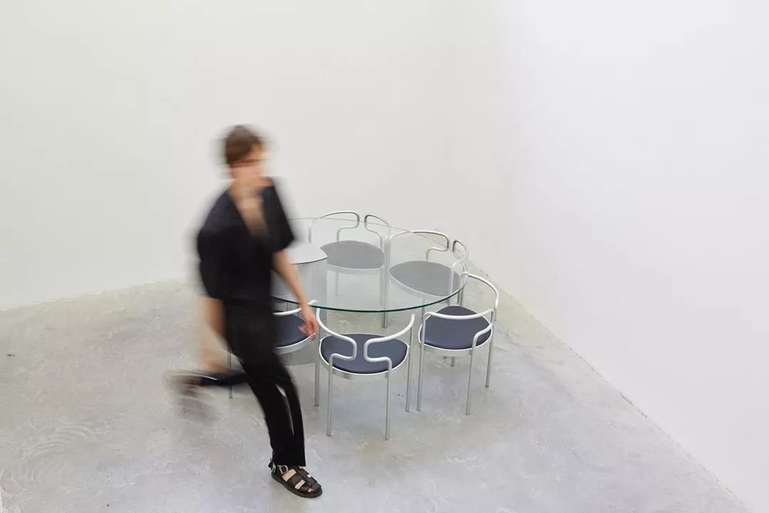 杨幂穿的潮牌aape,杨幂带火的韩国潮牌