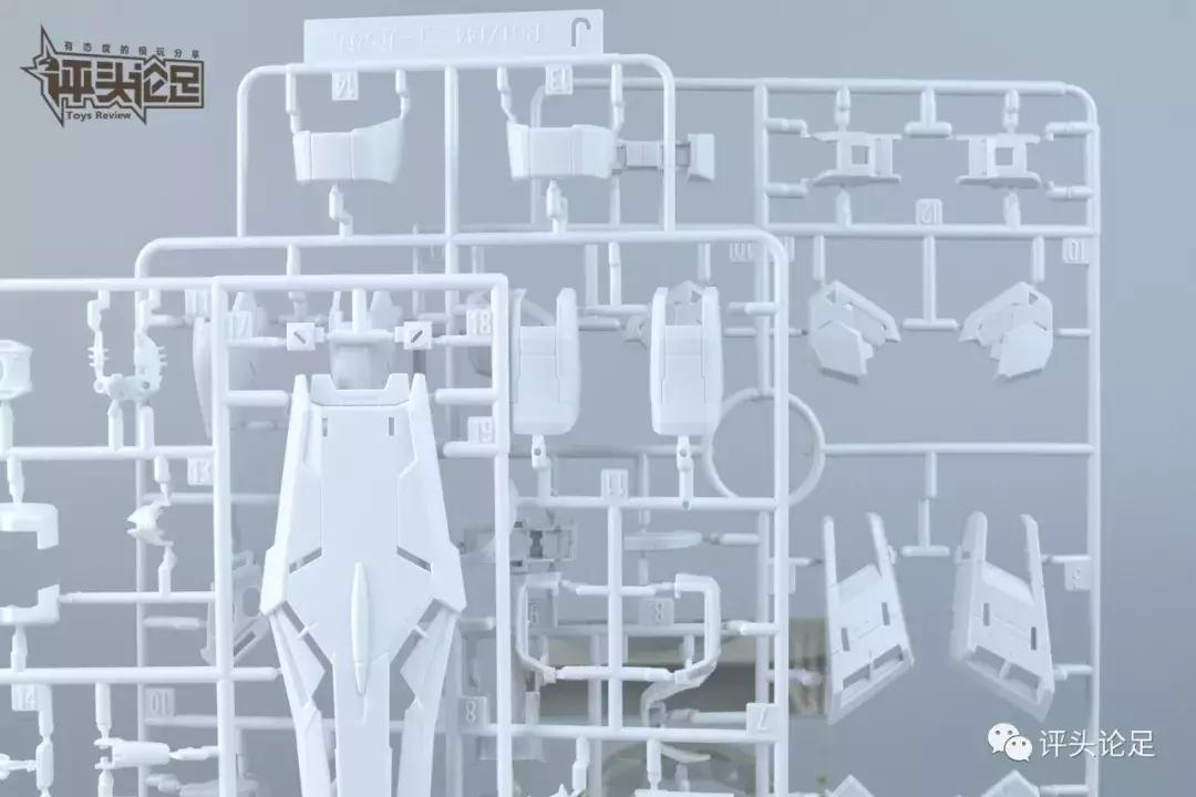万代rg独角兽高达爆甲拼装教程,rg强袭高达空中战形态拼装过程