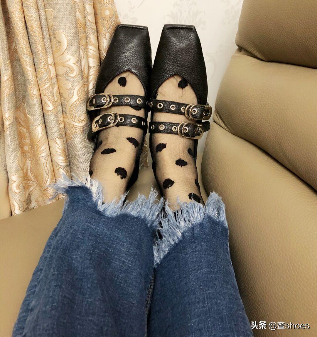 同样是高跟鞋的品类，猫跟鞋、穆勒鞋和玛丽珍鞋有什么不同之处？