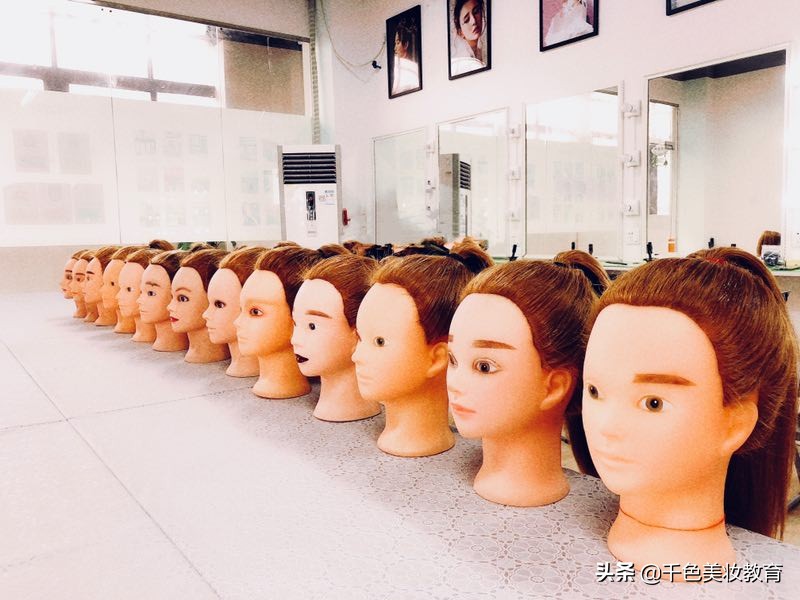 疫情下的美发行业心酸,疫情过后学什么技术有前景