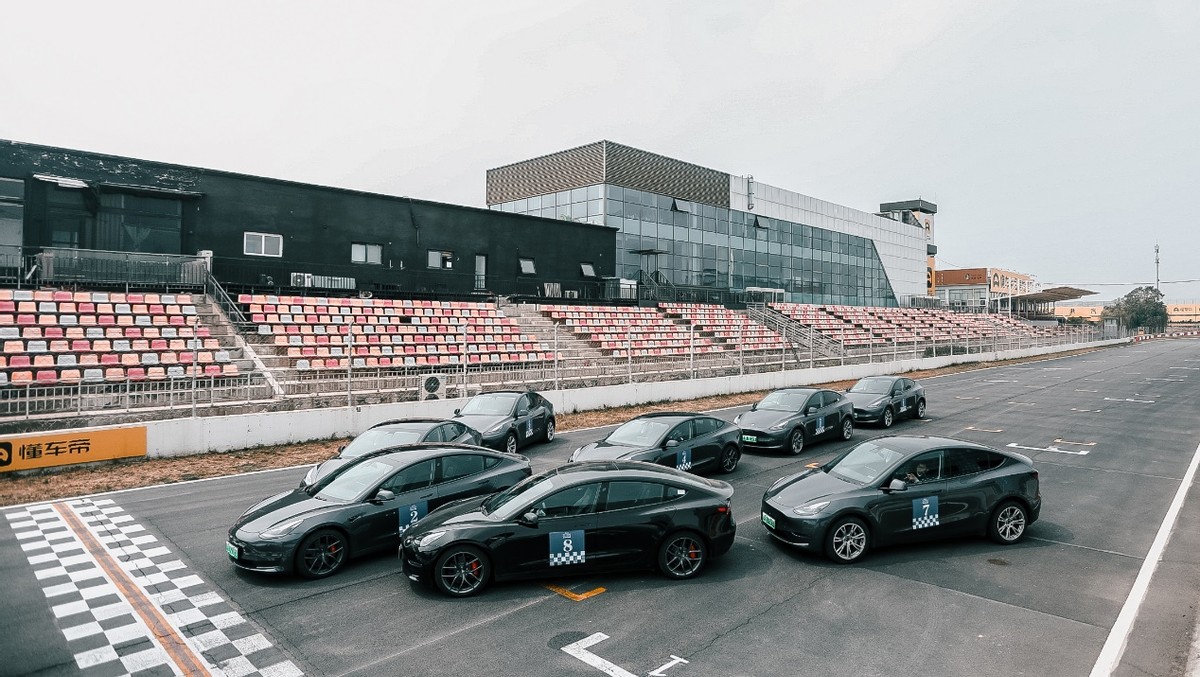 特斯拉model3p金港赛道圈速,金港特斯拉