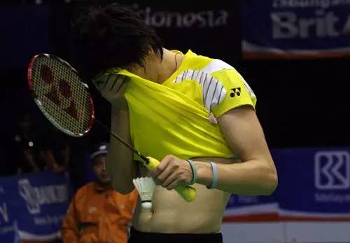 羽毛球拍多少磅最好,羽毛球拍多久掉磅