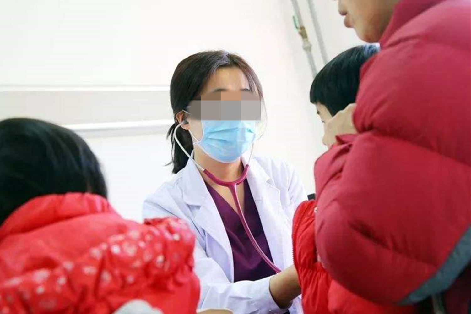 男孩8岁变声,8岁男孩变声音