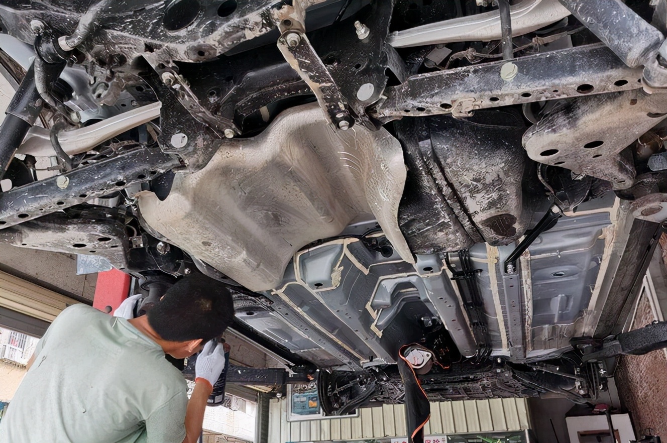 雷克萨斯gx460有必要做底盘装甲吗,现在本田cr-v有必要装底盘装甲吗