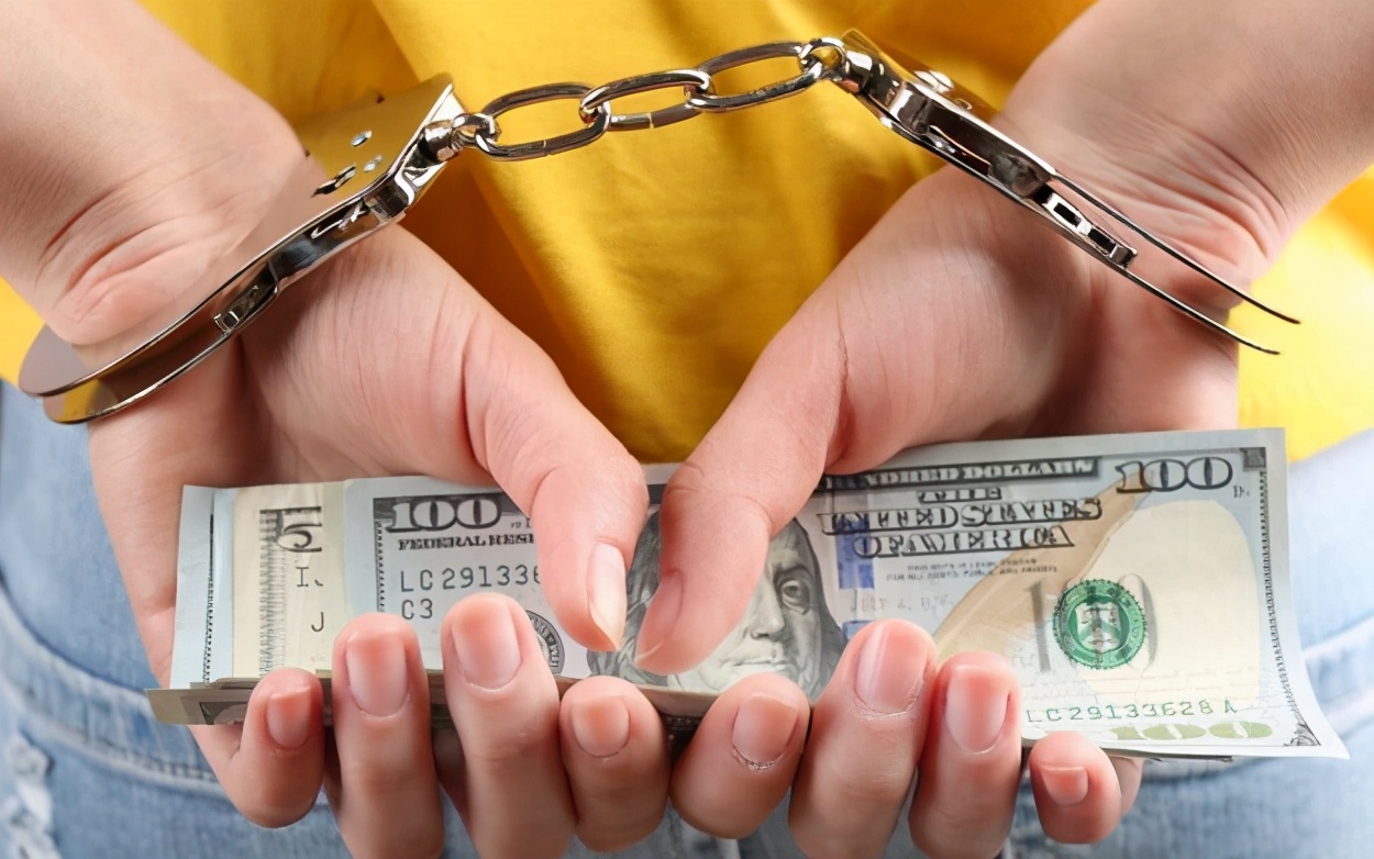 住宾馆发现小卡片你会怎么办,住酒店遇到小卡片怎么处理