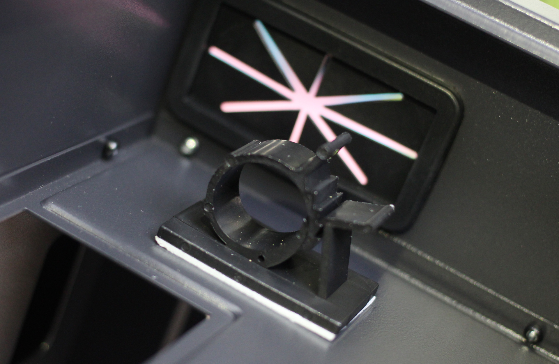 鑫谷atx3.0850w全模组,鑫谷机箱可以装三风扇显卡吗