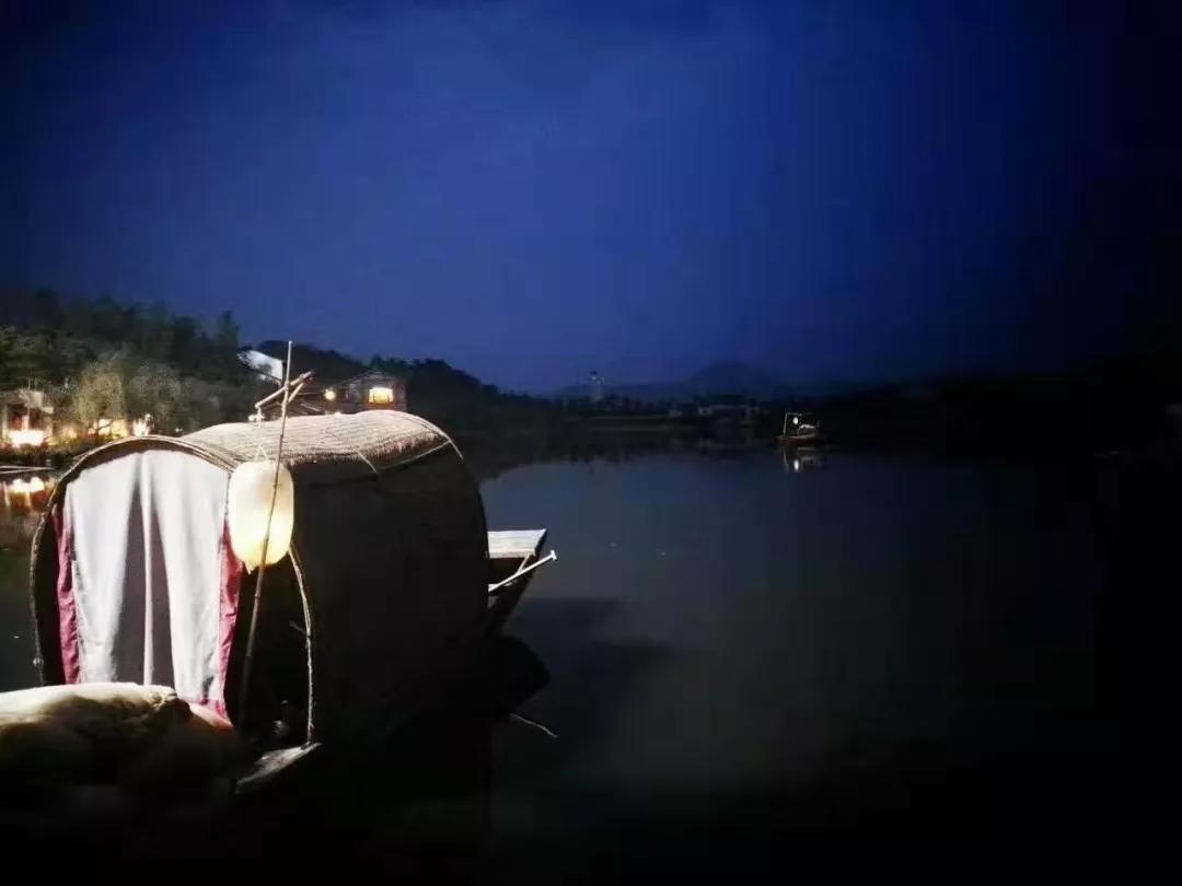 怎么进剧组给明星化妆,明星在剧组化妆用自己的化妆品吗