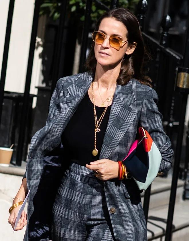 仅用一根土豪金项链，承包你春夏所有的时髦，这份穿搭小心机值了