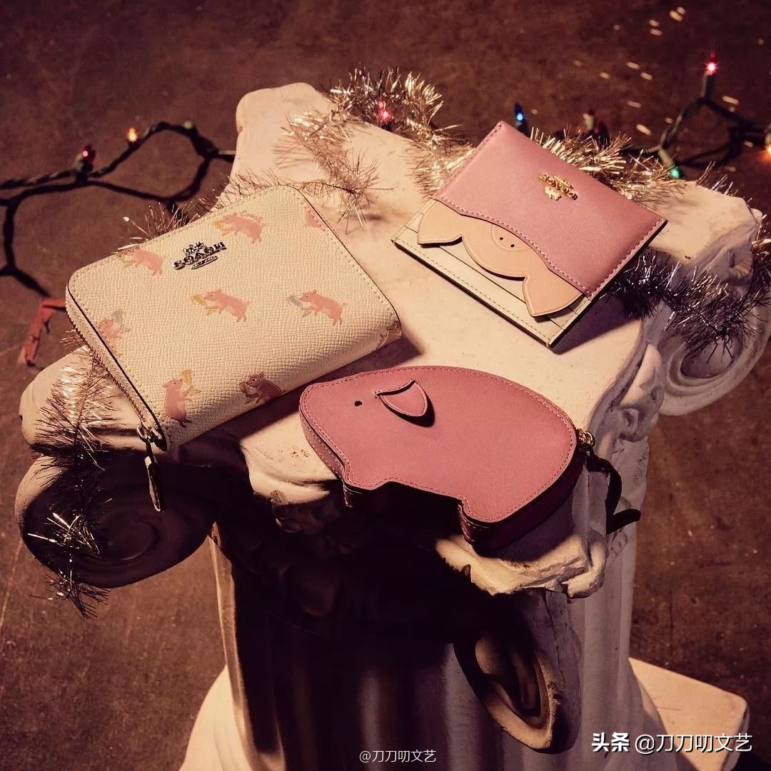 笑成佩奇，奢侈大牌被吐槽的中国风，遇到猪年竟然也可爱了起来