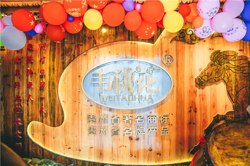 贵州除了千户苗寨还有其他玩的吗,贵州千户苗寨外的古镇