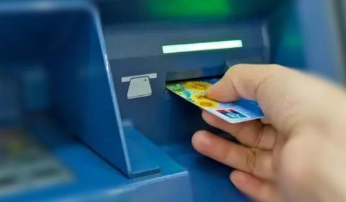 atm吞卡能当场取回吗,atm吞卡可以当场取回吗