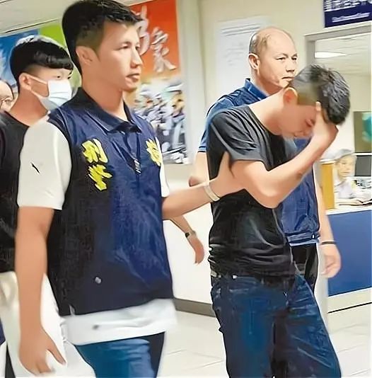 李瑞从小到大变化,李瑞成长史